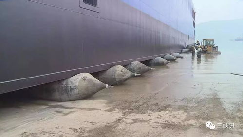 多圖曝光143米“河牛”下水，場(chǎng)面霸氣！船舶上排下水氣囊顯神威